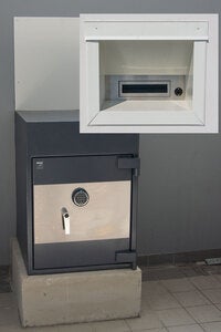 Deponeringsskåp EN 1143-2 grI, 880x650x650 mm, depo bakåt
